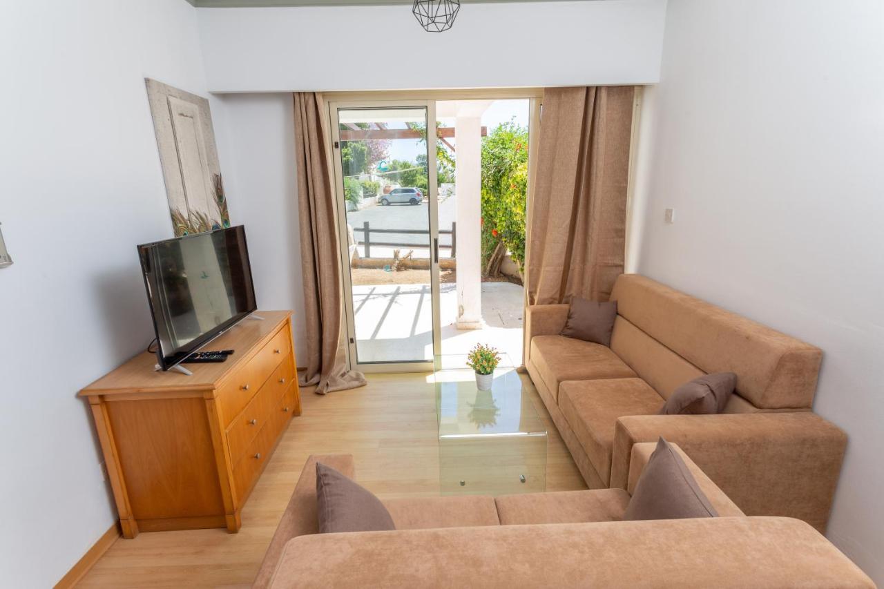 Always Welcome! Near Beach, Cml Swimming Pool Paphos Exterior foto